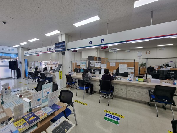 김해장유출장소, 야간 여권창구 운영